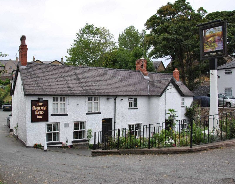 Exterior of the Bridge End Inn in Ruabon
